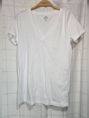 J Crew Vintage slub cotton V-neck tee